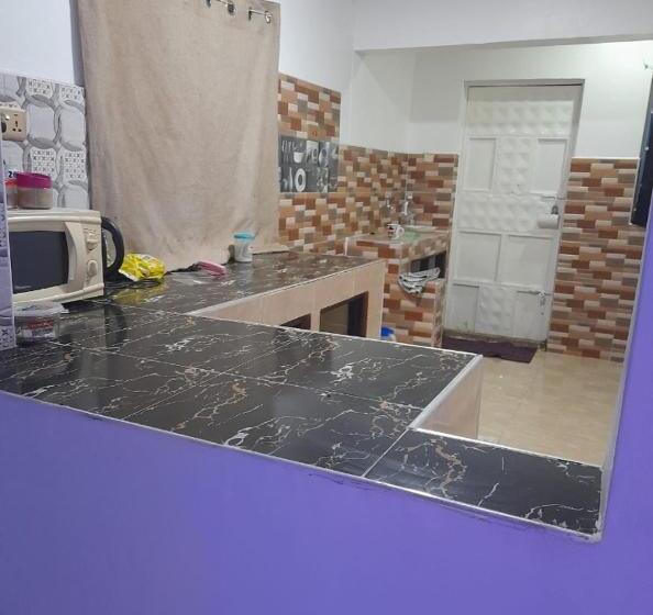 تختخواب و صبحانه Crystal Homes Air Bnb