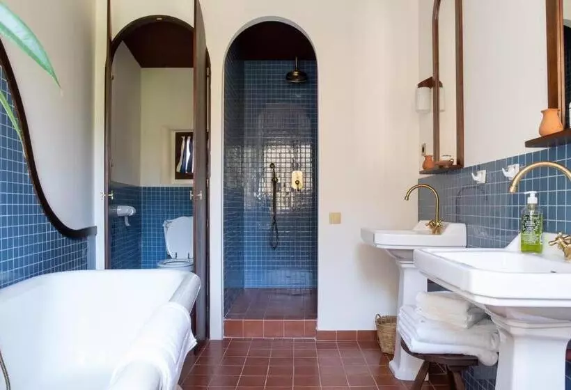 ベッドアンドブレックファースト Les Chambres De La Releve