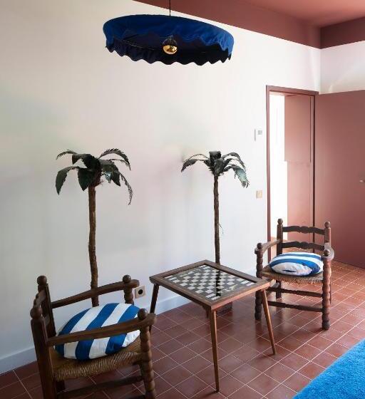 تختخواب و صبحانه Les Chambres De La Releve