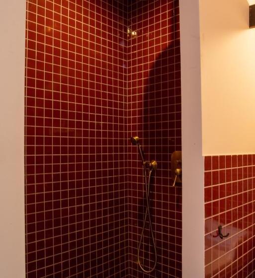 تختخواب و صبحانه Les Chambres De La Releve