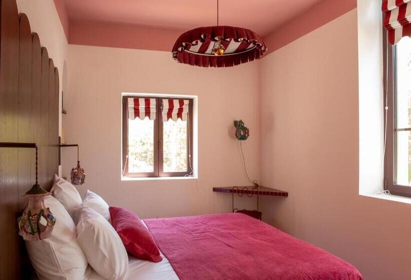 تختخواب و صبحانه Les Chambres De La Releve