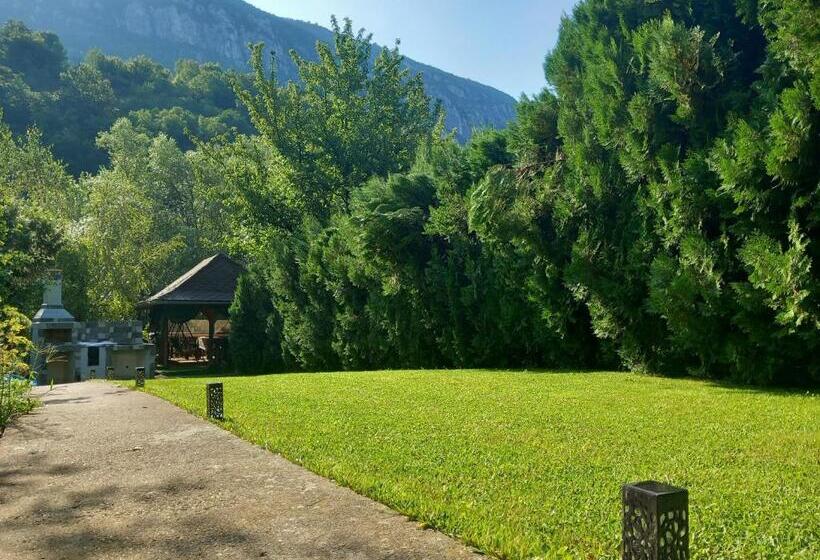 ペンション Casa Peneșel