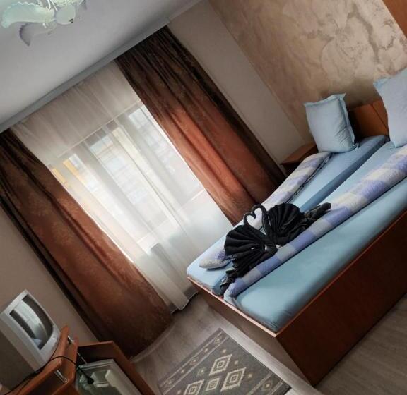 ペンション Casa Peneșel