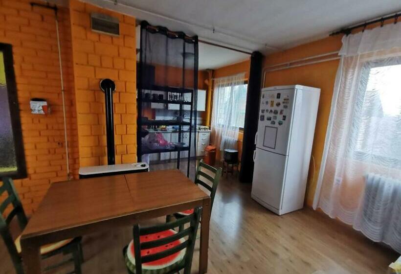 تختخواب و صبحانه 和平旅馆