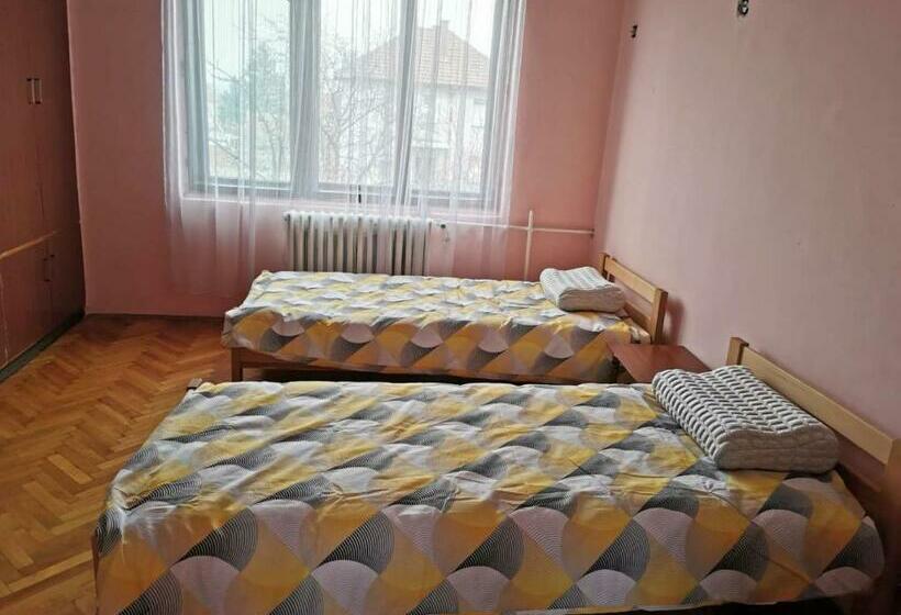 تختخواب و صبحانه 和平旅馆