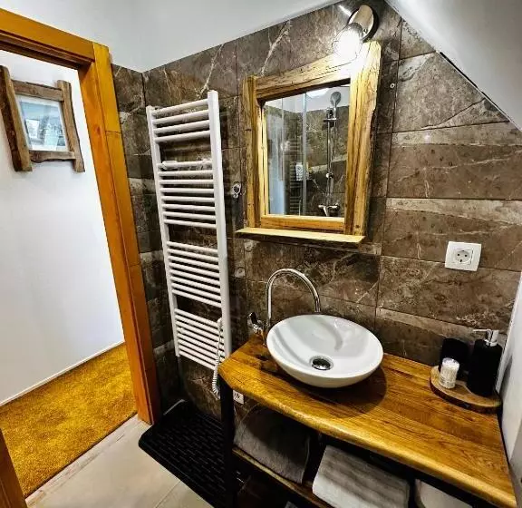 تختخواب و صبحانه Slovenian House Vida