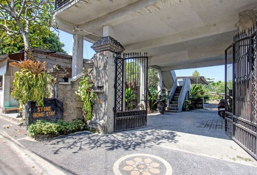 בית מלון כפרי Oyo 92624 Stone Homestay