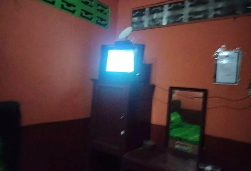 ホテル Spot On 92601 Penginapan Keluarga