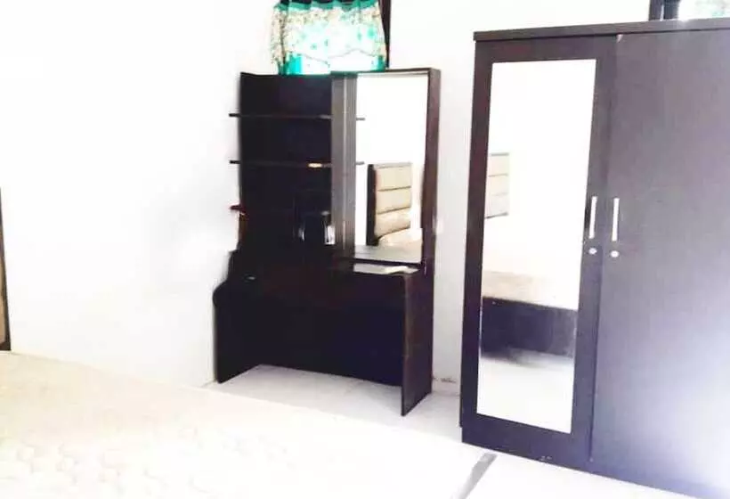 ホテル Spot On 92647 Edelweis Homestay