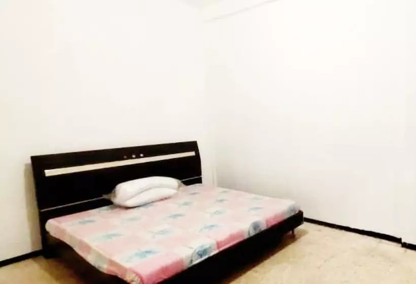 ホテル Spot On 92647 Edelweis Homestay