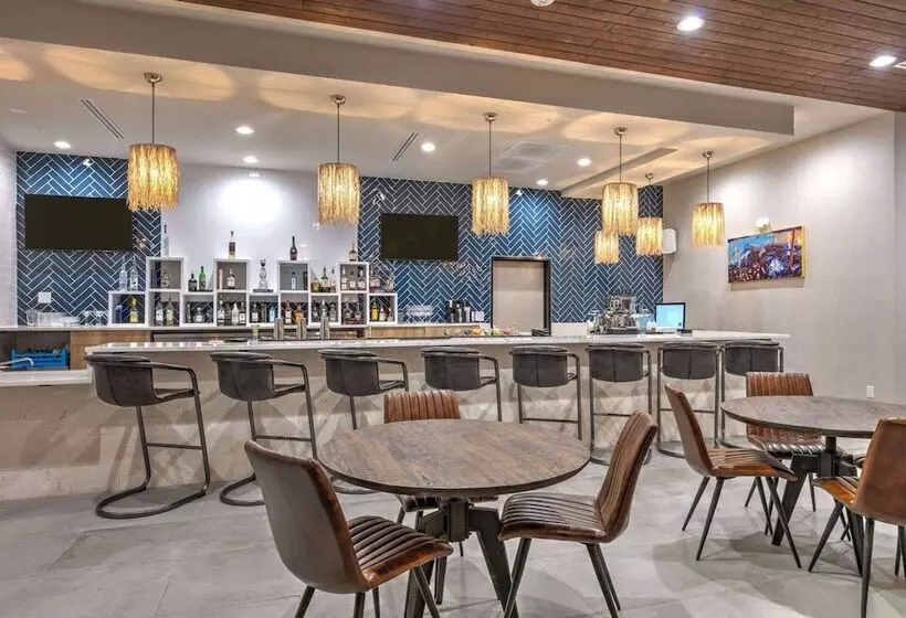 Hotelli The Elm, A Ramada By Wyndham