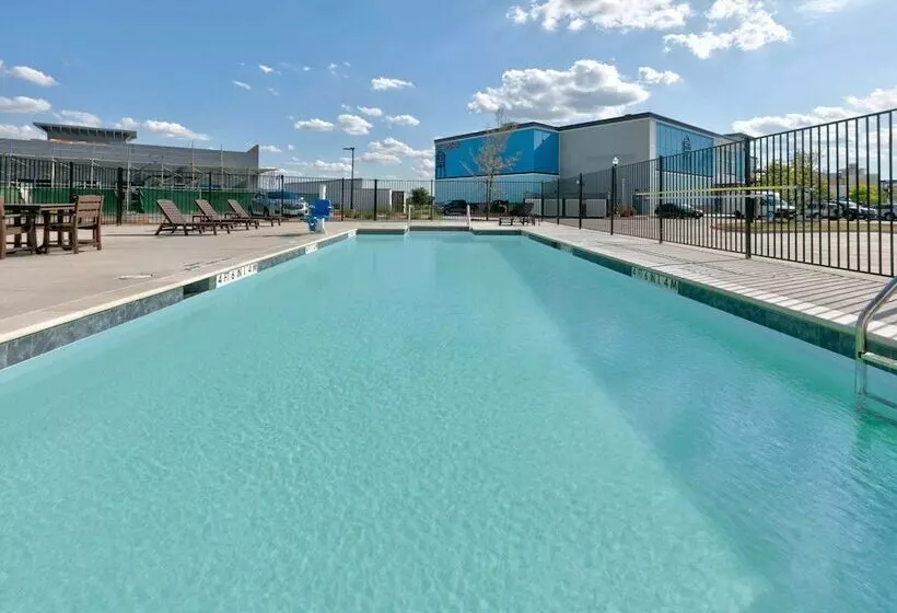 Hotelli The Elm, A Ramada By Wyndham