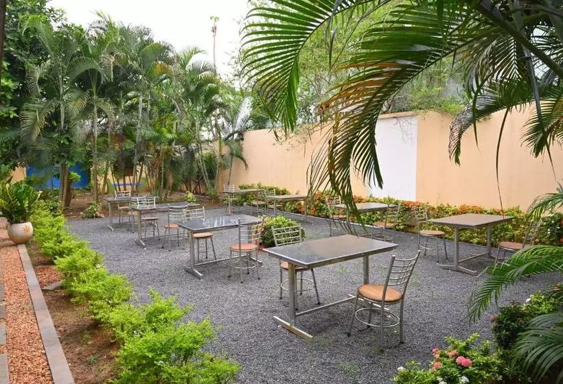 پانسیون Les Boganveillea Heritage Guest House
