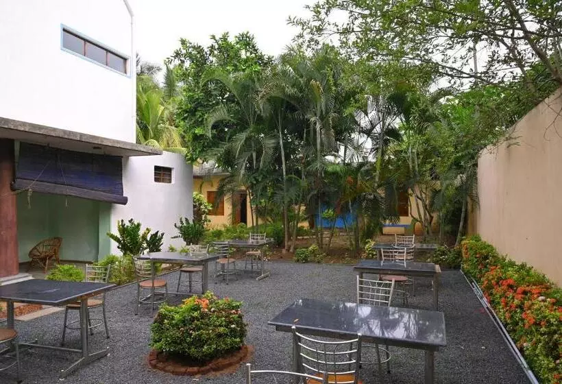 پانسیون Les Boganveillea Heritage Guest House