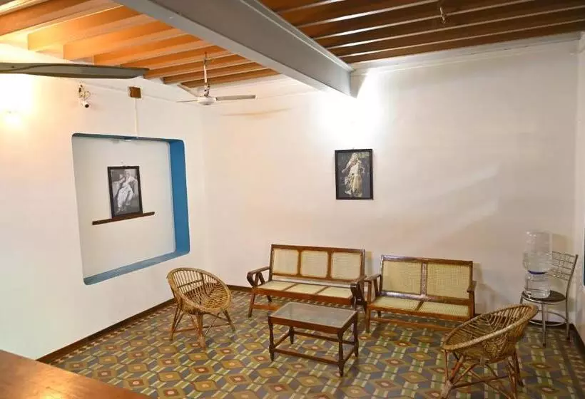پانسیون Les Boganveillea Heritage Guest House