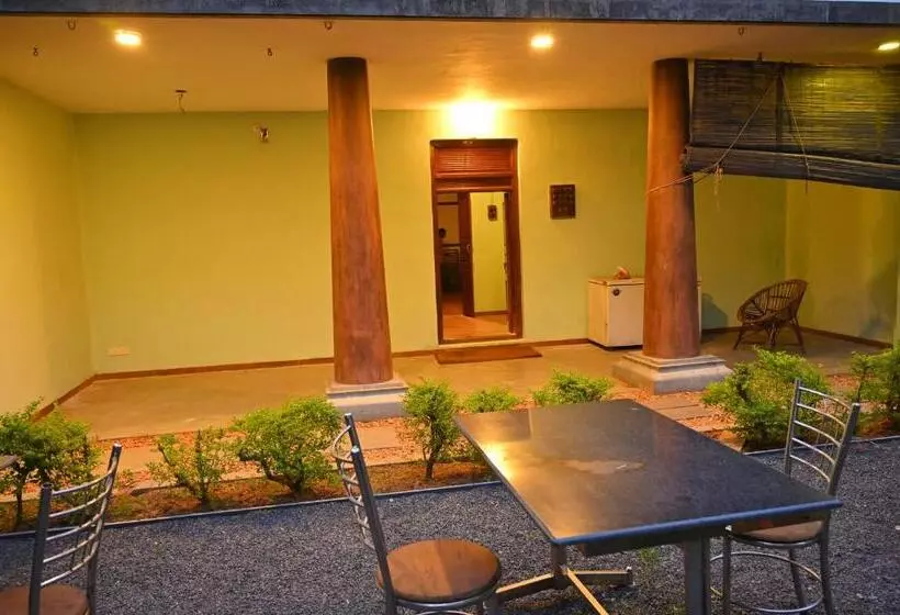 پانسیون Les Boganveillea Heritage Guest House