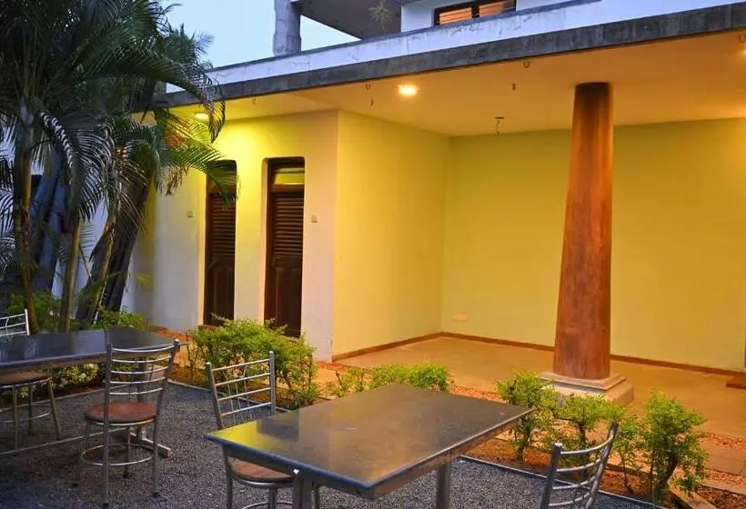 پانسیون Les Boganveillea Heritage Guest House