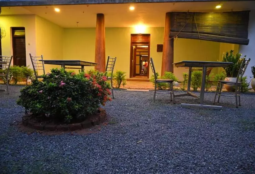 پانسیون Les Boganveillea Heritage Guest House