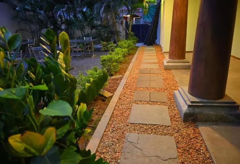پانسیون Les Boganveillea Heritage Guest House