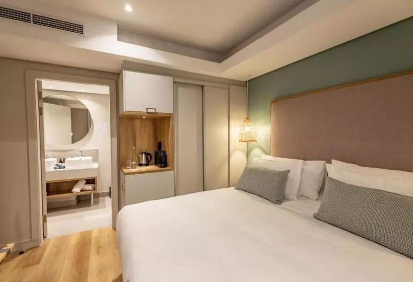 Plett Quarter Hotel   Lion Roars Hotels & Lodges