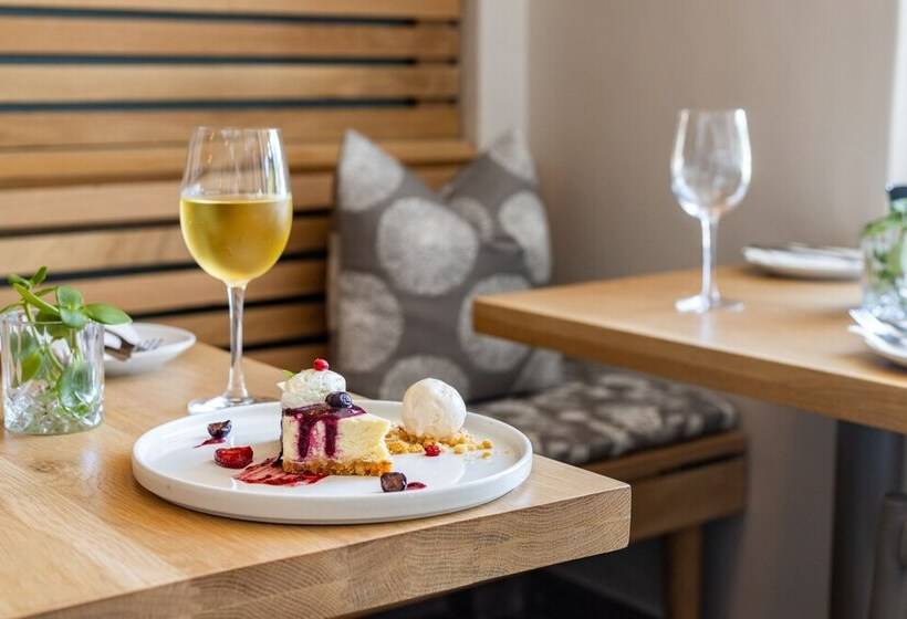 Plett Quarter Hotel Lion Roars Hotels & Lodges