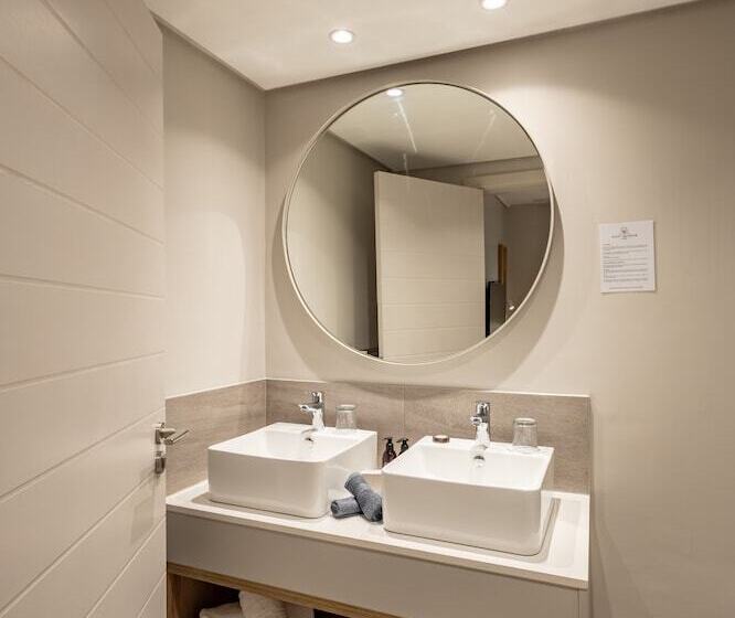 Plett Quarter Hotel Lion Roars Hotels & Lodges