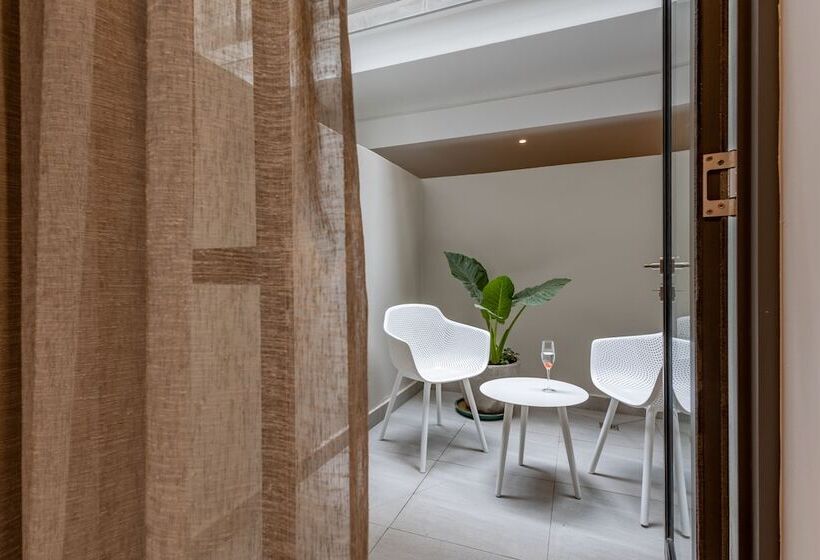 Plett Quarter Hotel Lion Roars Hotels & Lodges