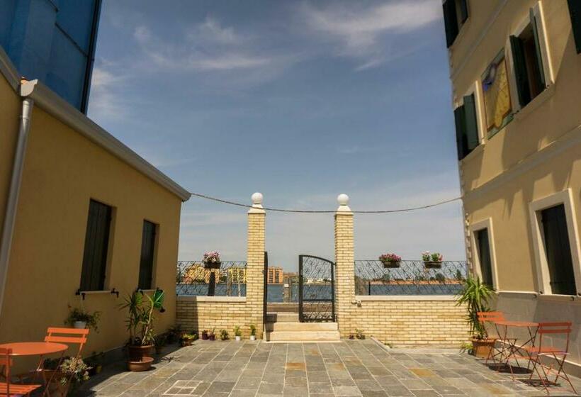 تختخواب و صبحانه Corte Lusenzo