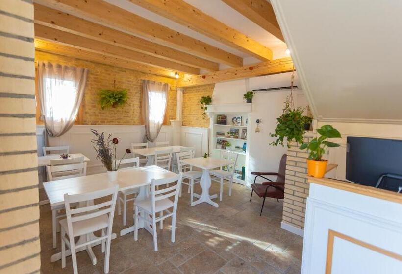 تختخواب و صبحانه Corte Lusenzo