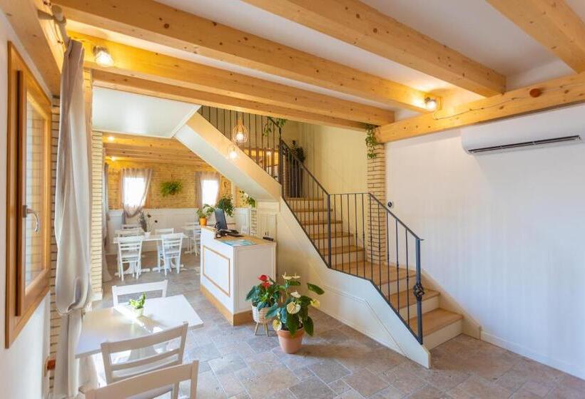 تختخواب و صبحانه Corte Lusenzo