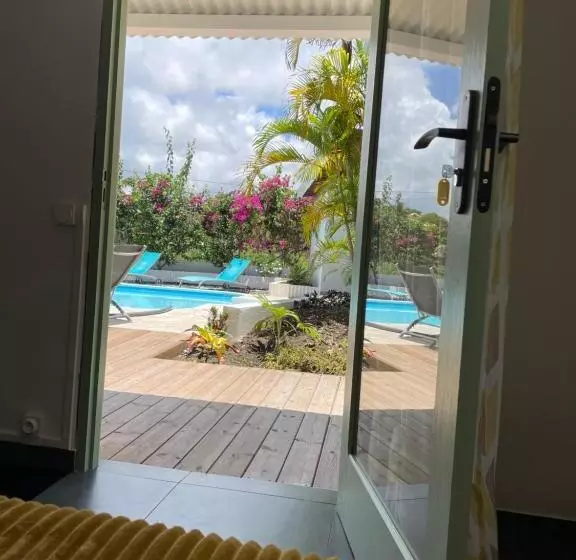 تختخواب و صبحانه Les Coulirooms