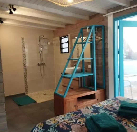 تختخواب و صبحانه Les Coulirooms