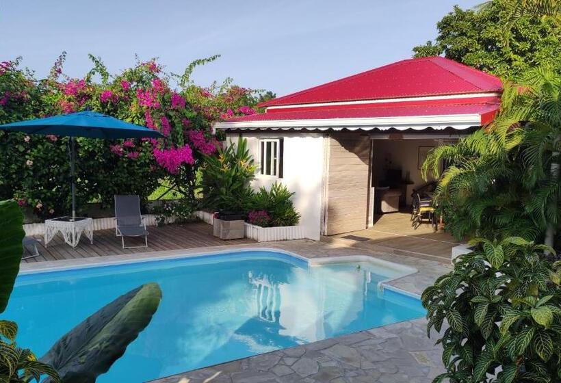 تختخواب و صبحانه Les Coulirooms