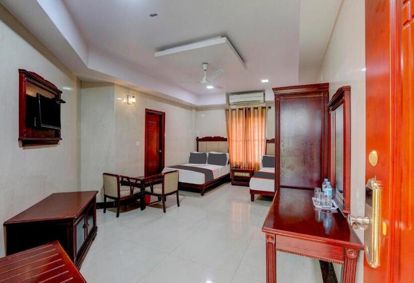 Capital O Hotel Yuvraj Signature