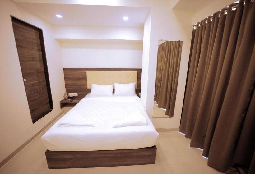 Hotel Precious Pearl