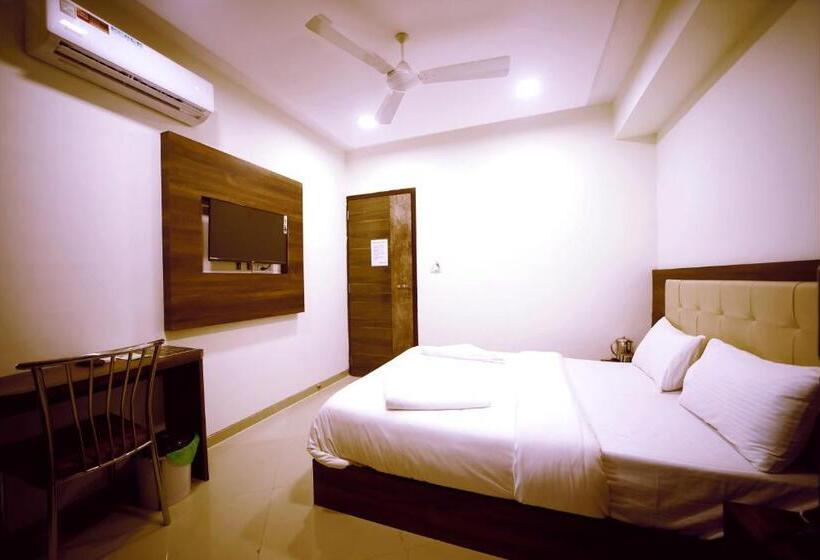 Hotel Precious Pearl