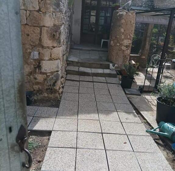 L Atelier De Raymond