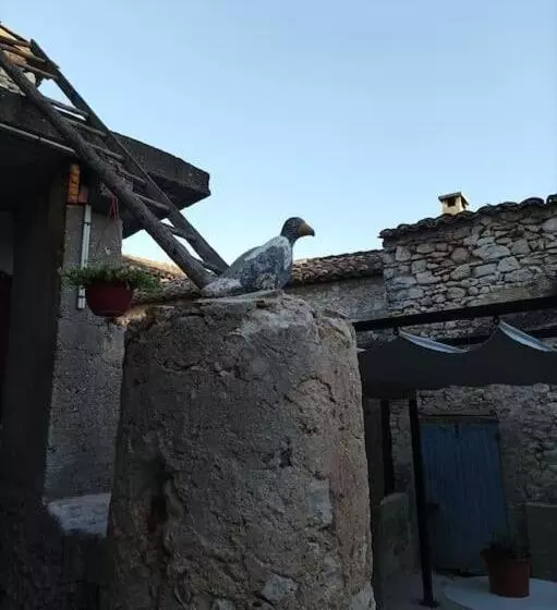 L Atelier De Raymond