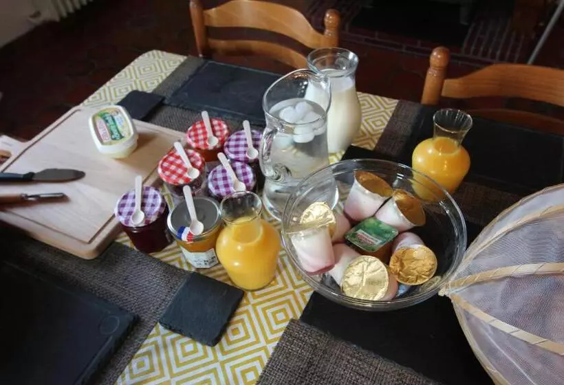 Aamiaismajoitus (B&B) La Charentaise Des Lilas