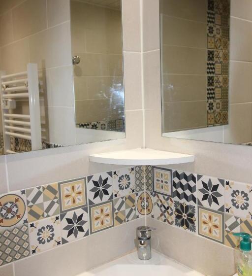 مبيت وإفطار La Charentaise Des Lilas