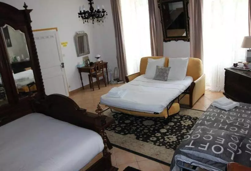 Aamiaismajoitus (B&B) La Charentaise Des Lilas