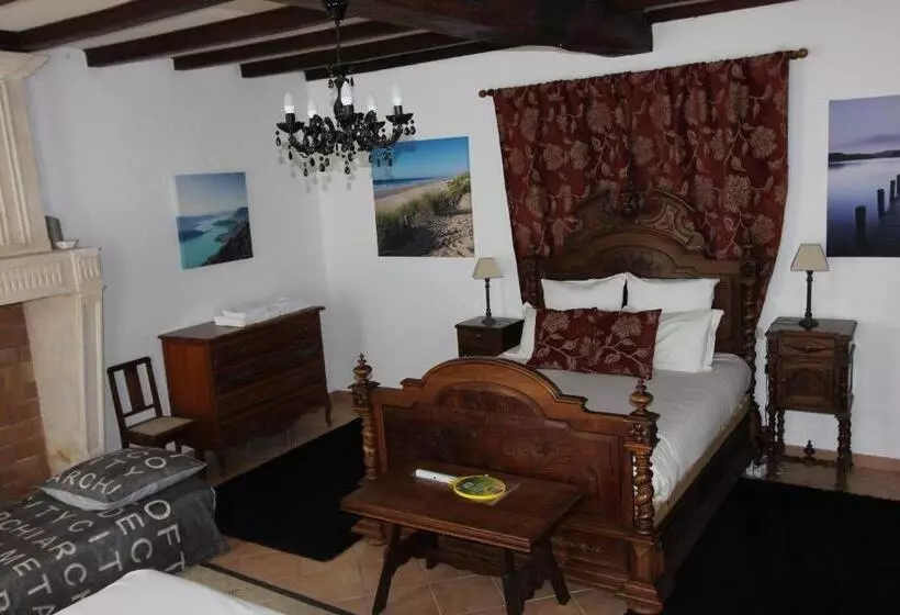 Aamiaismajoitus (B&B) La Charentaise Des Lilas