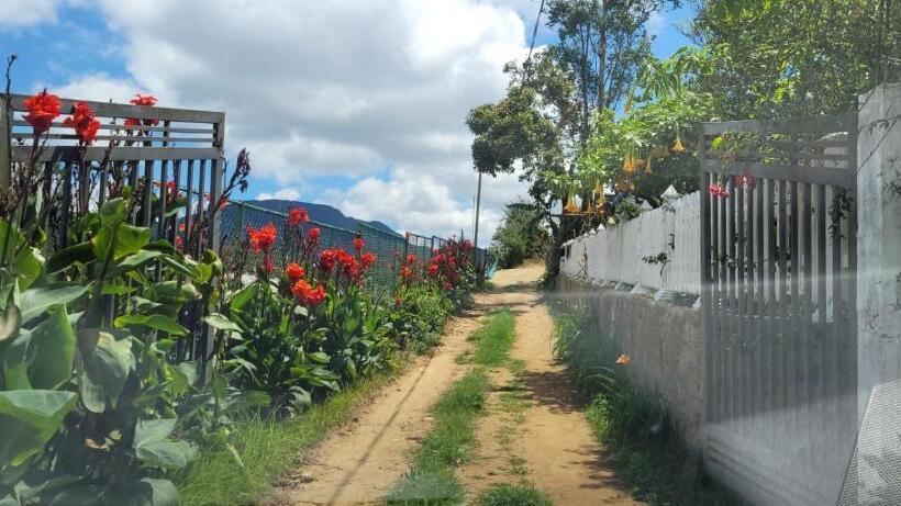 住宿加早餐  Shadow Mask Bungalow