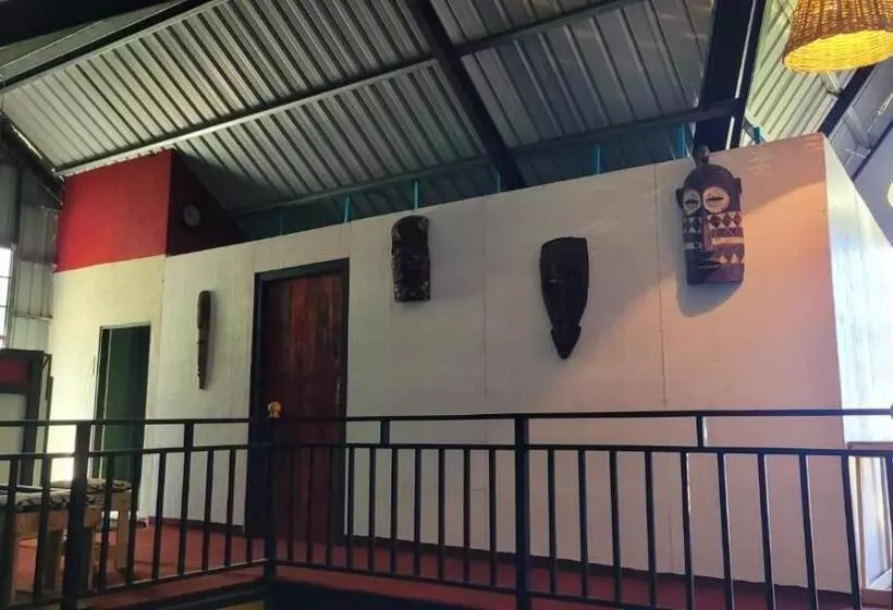 ベッドアンドブレックファースト Shadow Mask Bungalow