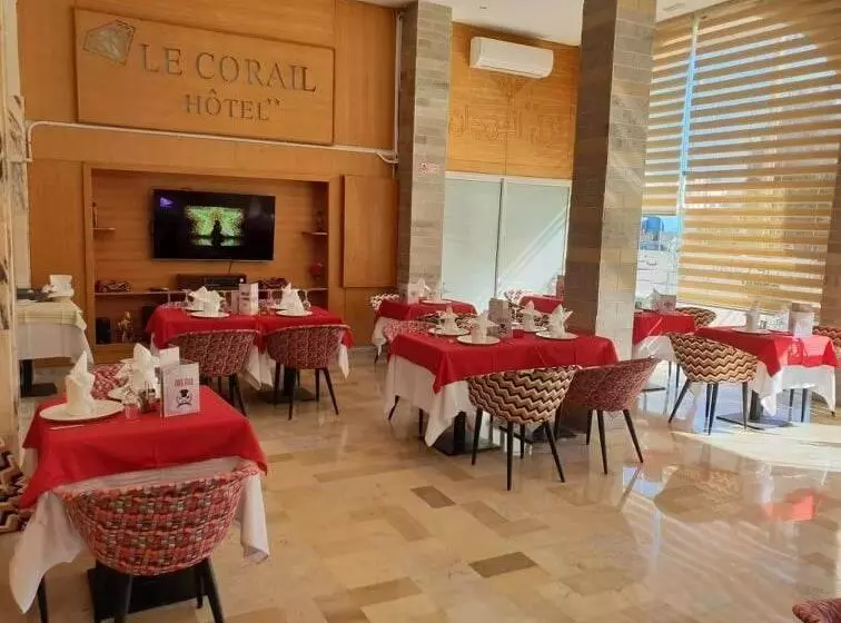 ホテル Hôtel Le Corail