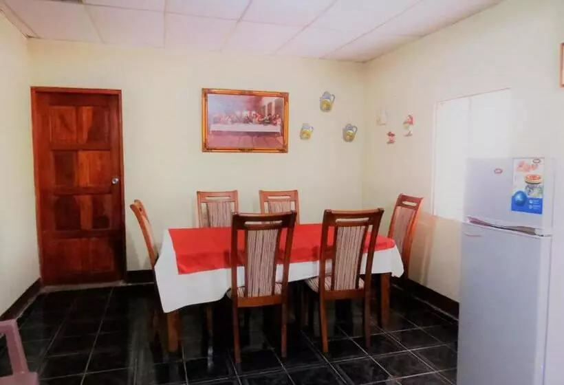ペンション Hostal Casa Enma