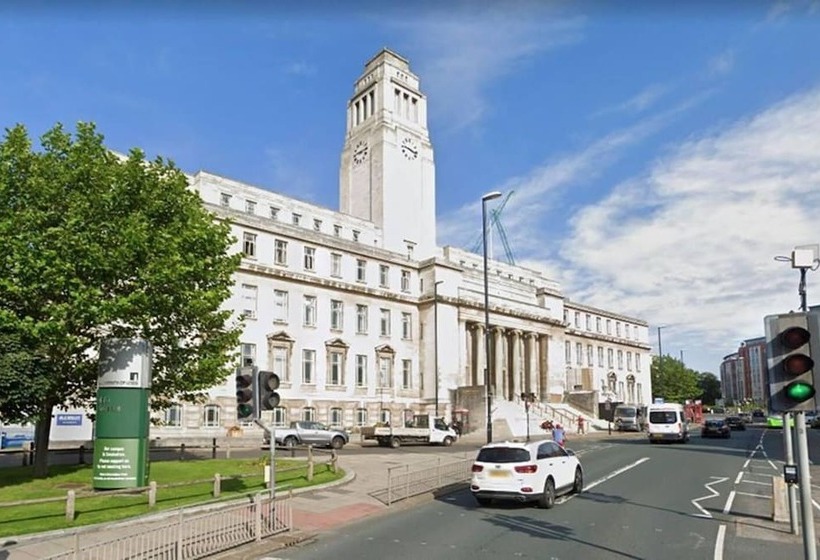 Пансион The Ivy Guest House   Near Roundhay Park