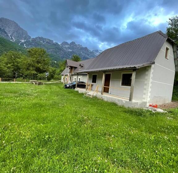 پانسیون Villa Belinis