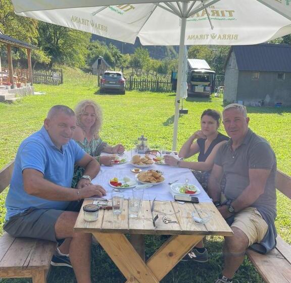 پانسیون Villa Belinis