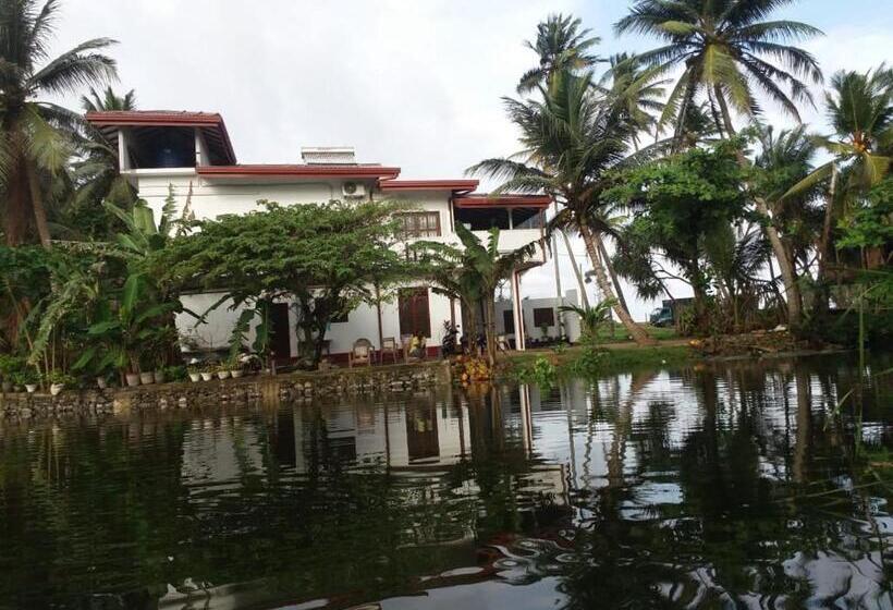 펜션 Villa Sanitha